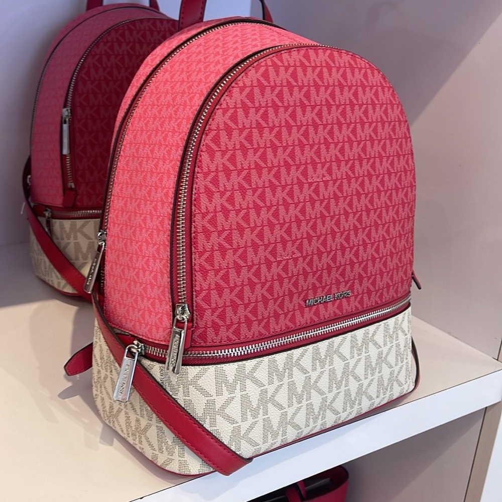 MICHAEL KORS Rhea Medium Zip Color-Block Signature Logo Backpack
DKRSPBRYMLT
NWT - Picture 5 of 16